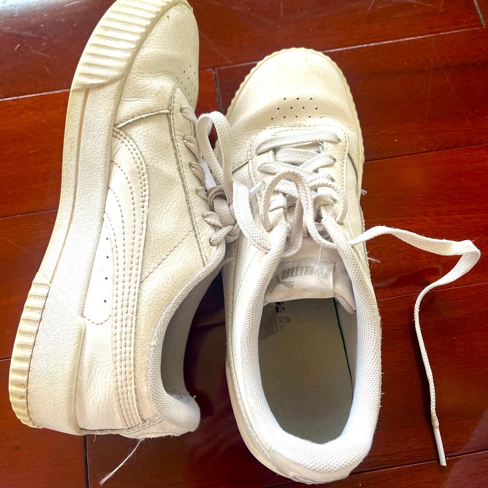 White Puma Sneakers🤍